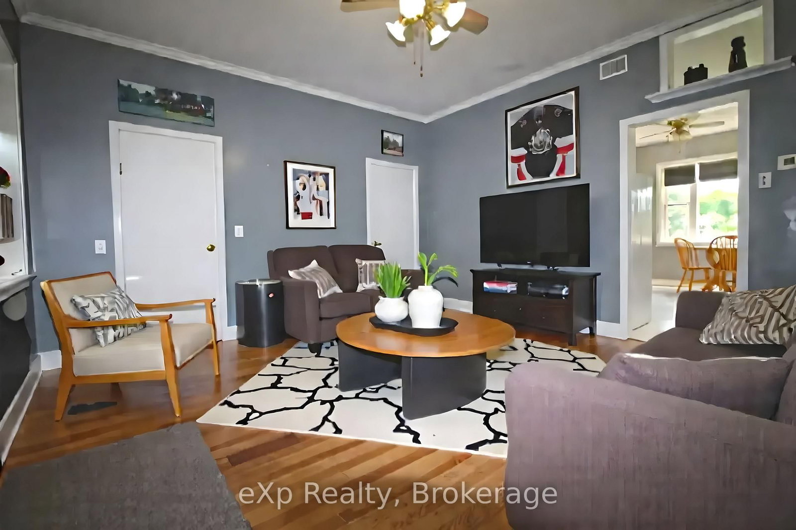 Listing Image 12