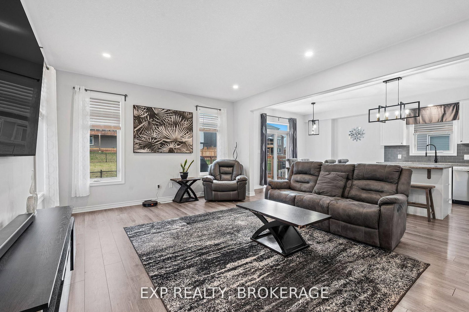 Listing Image 19
