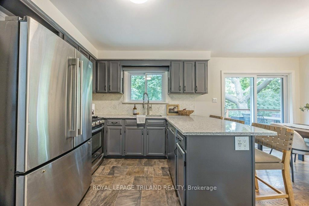 Listing Image 14