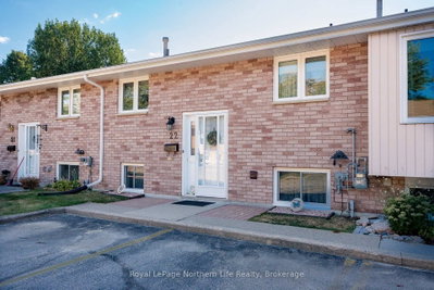 Townhouse sold at 22-624 Lakeshore Drive, North Bay, Ontario, P1A 2E8 - Ferris - MLS: X12376339
