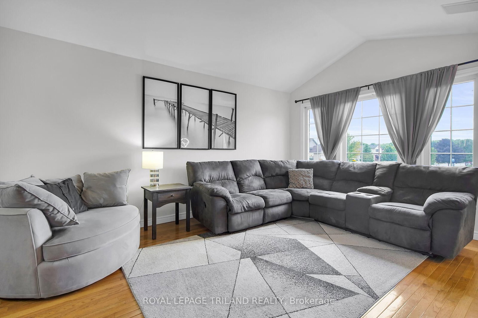 Listing Image 5