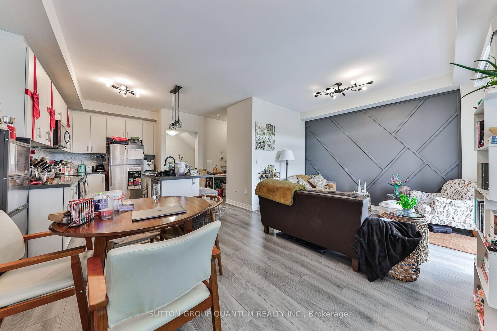 Townhouse leased at 9-40 Zinfandel Drive, Hamilton, Ontario, L8E 0L1 - Winona - MLS: X12376445