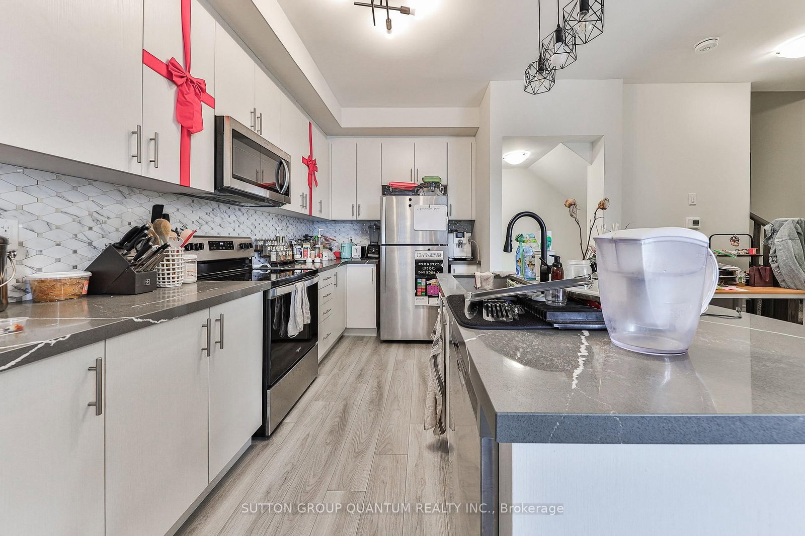 Townhouse leased at 9-40 Zinfandel Drive, Hamilton, Ontario, L8E 0L1 - Winona - MLS: X12376445