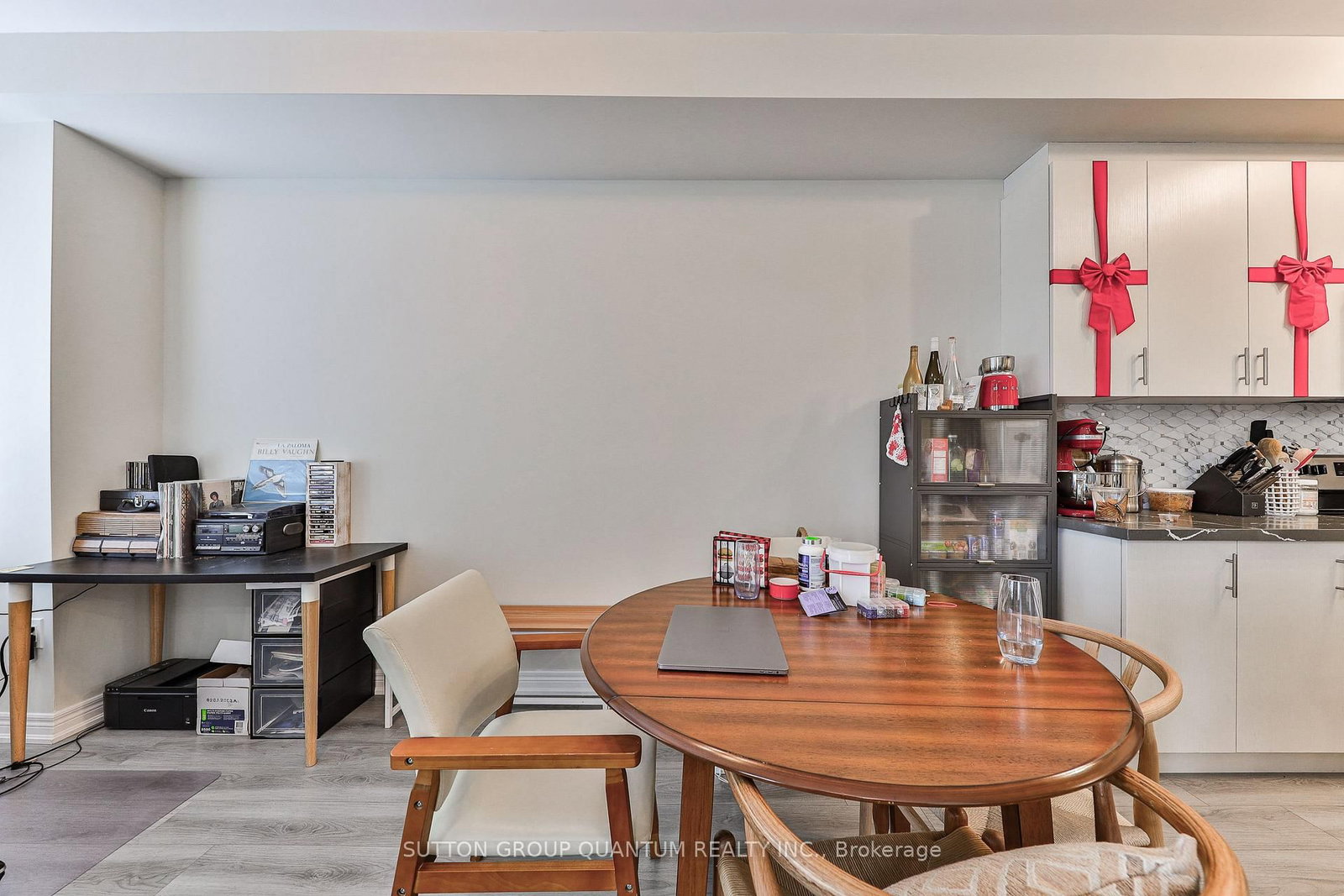 Townhouse leased at 9-40 Zinfandel Drive, Hamilton, Ontario, L8E 0L1 - Winona - MLS: X12376445