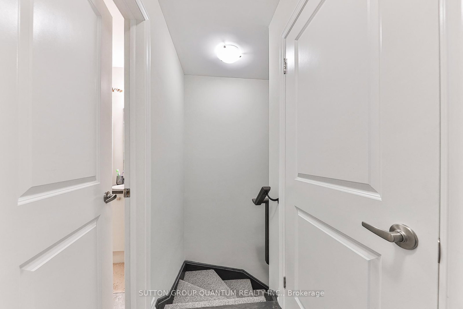 Townhouse leased at 9-40 Zinfandel Drive, Hamilton, Ontario, L8E 0L1 - Winona - MLS: X12376445