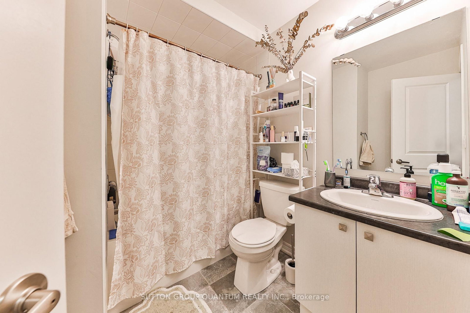 Townhouse leased at 9-40 Zinfandel Drive, Hamilton, Ontario, L8E 0L1 - Winona - MLS: X12376445