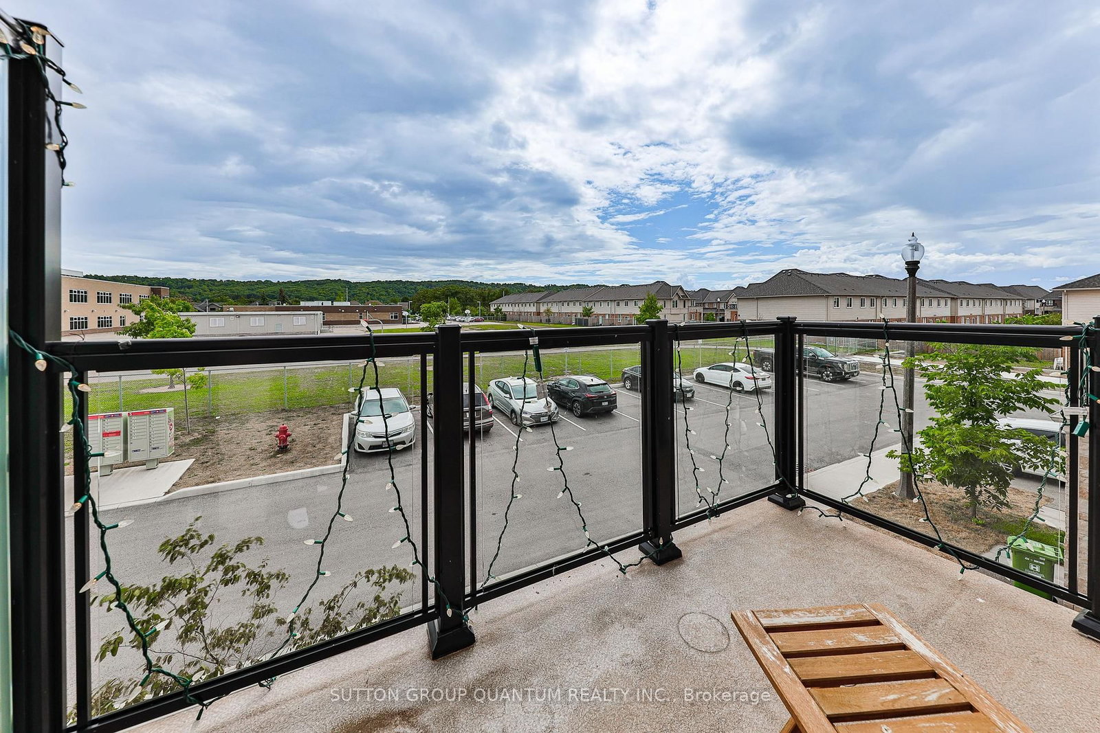 Townhouse leased at 9-40 Zinfandel Drive, Hamilton, Ontario, L8E 0L1 - Winona - MLS: X12376445