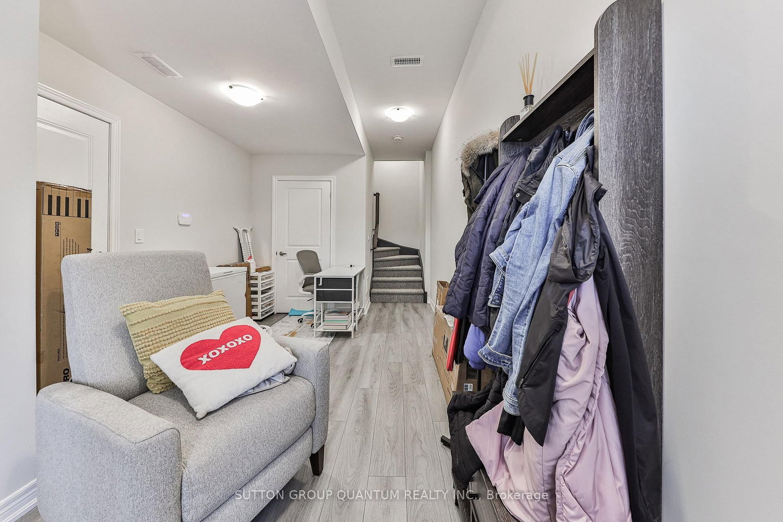 Townhouse leased at 9-40 Zinfandel Drive, Hamilton, Ontario, L8E 0L1 - Winona - MLS: X12376445