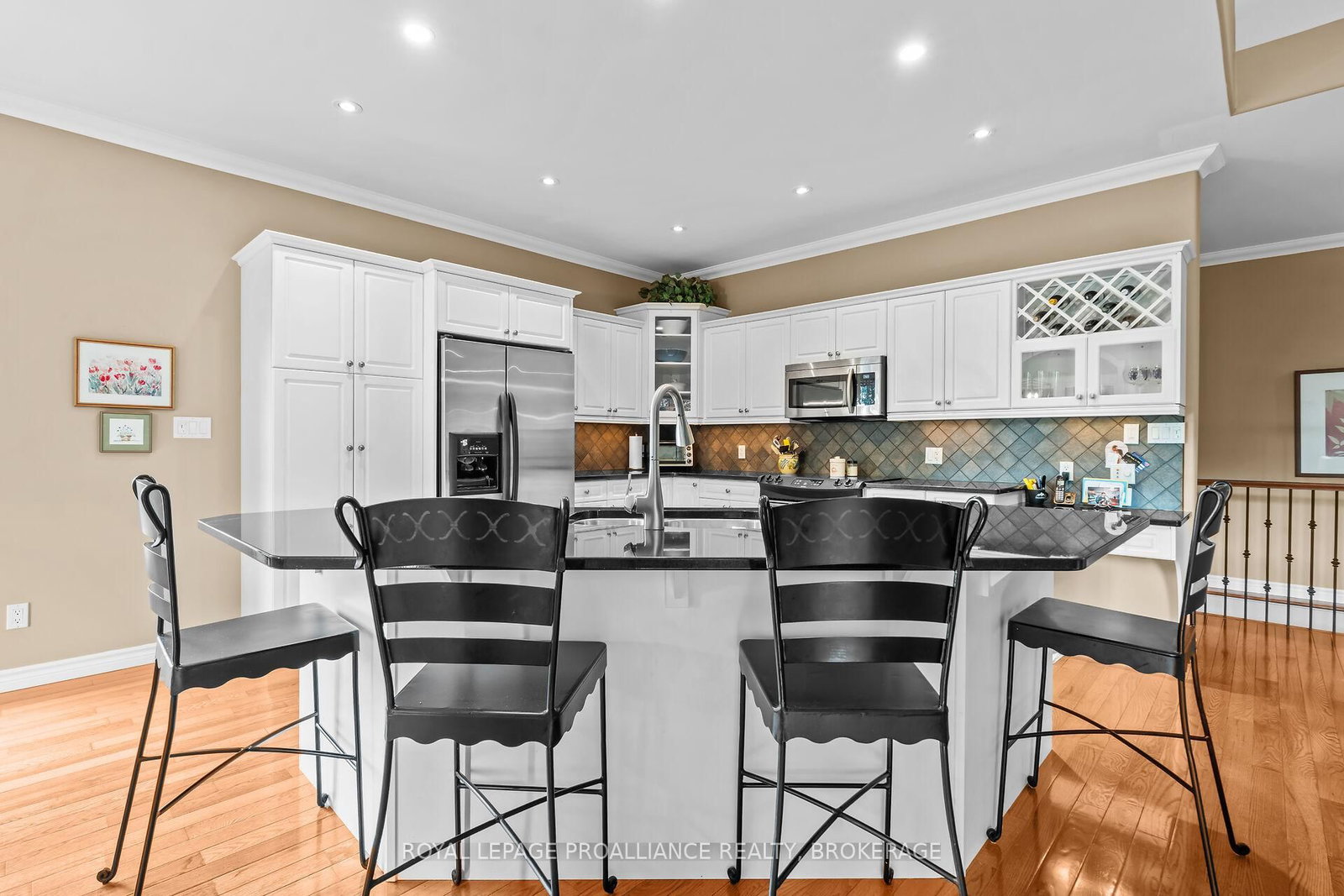 Listing Image 12