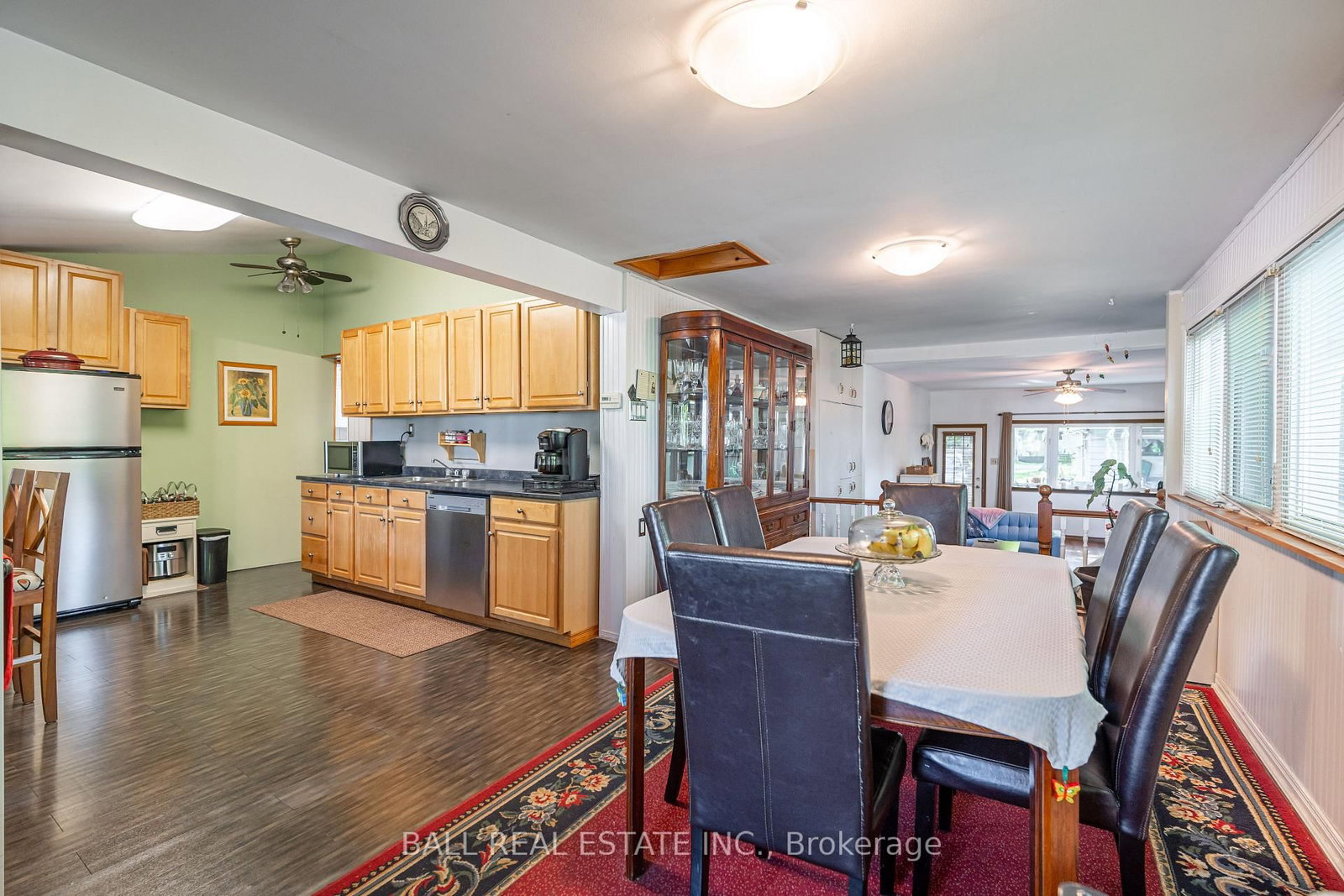 Listing Image 10