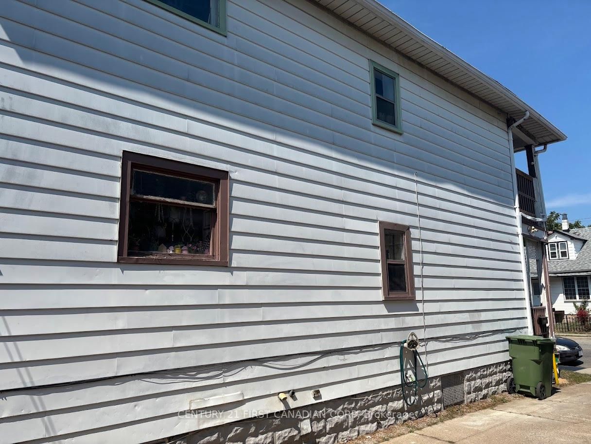 Listing Image 10