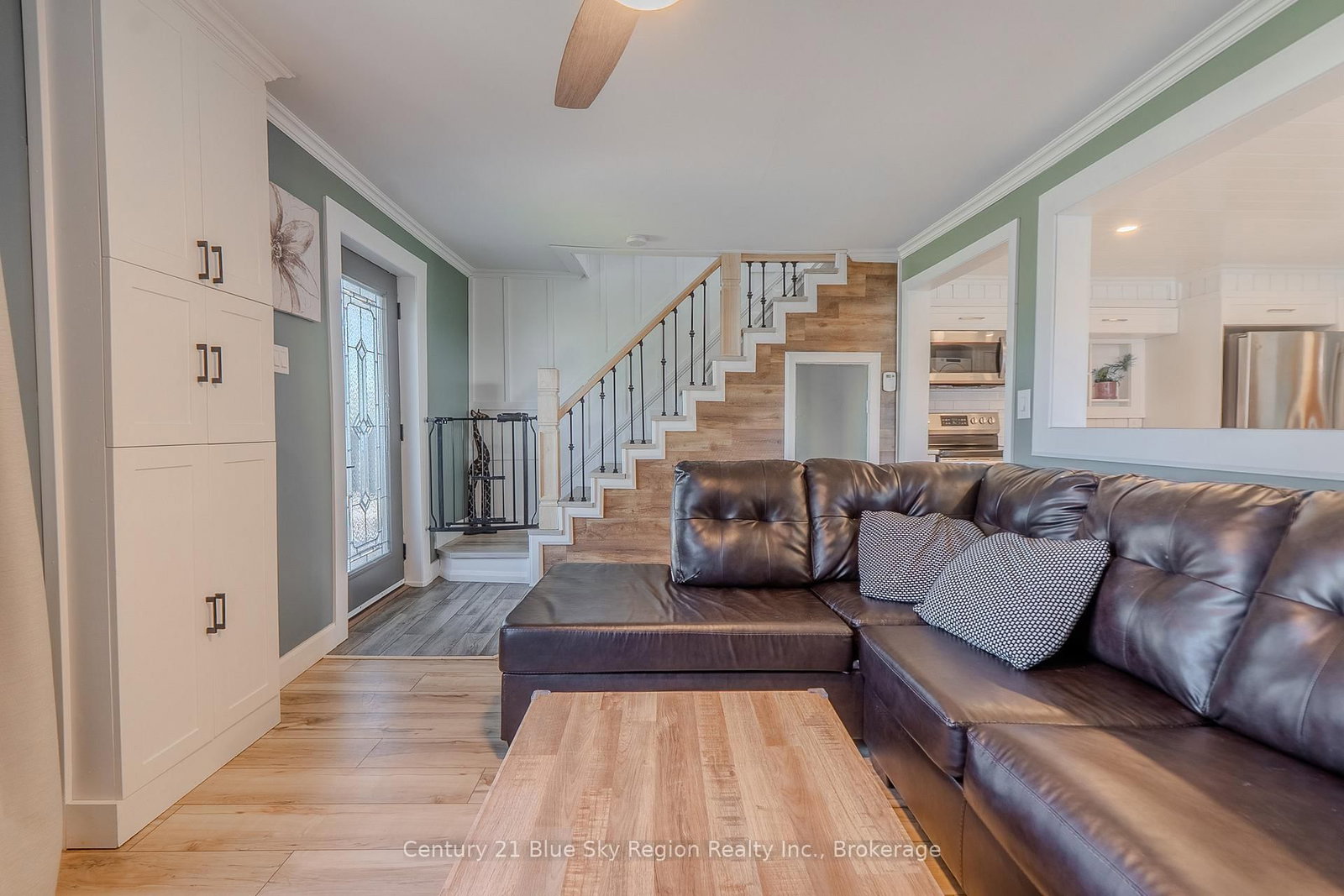 Listing Image 14