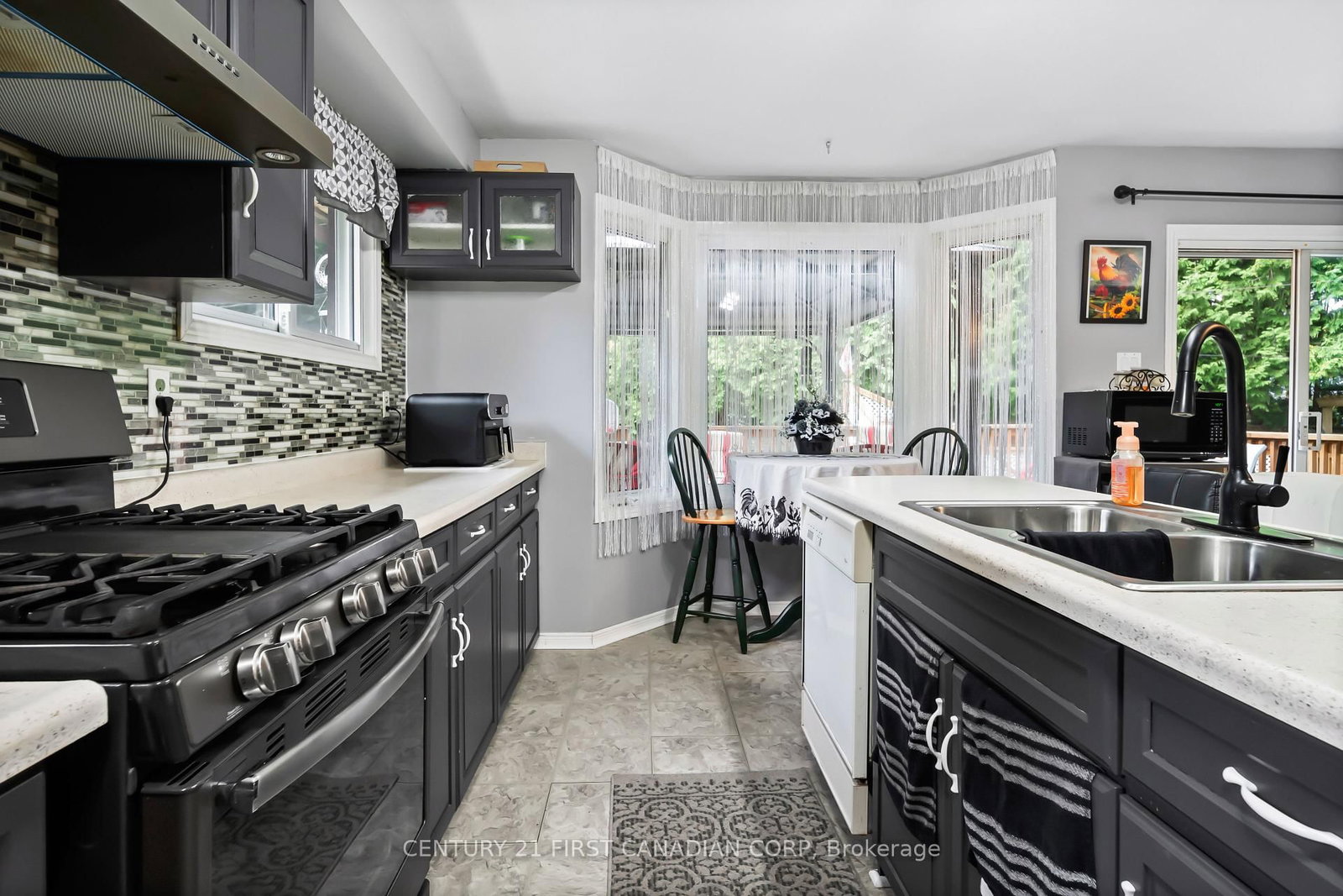 Listing Image 12