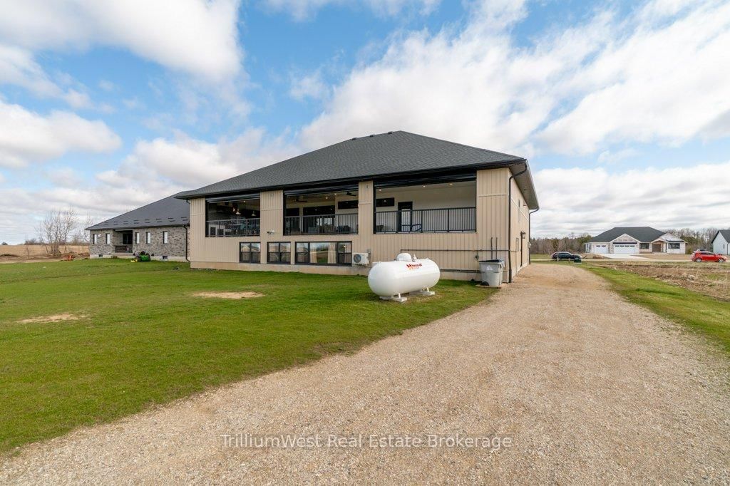 Listing Image 40