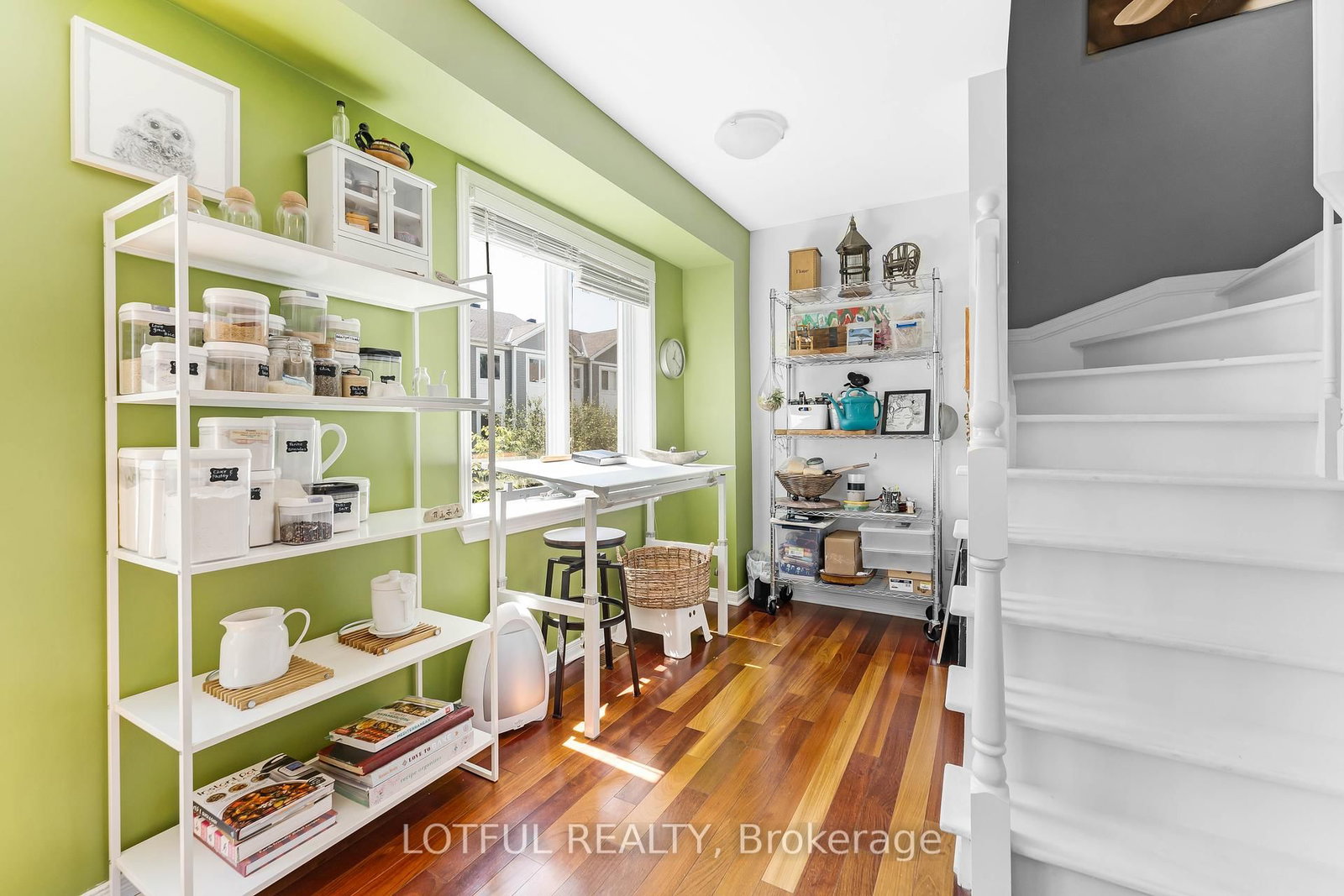 Listing Image 9