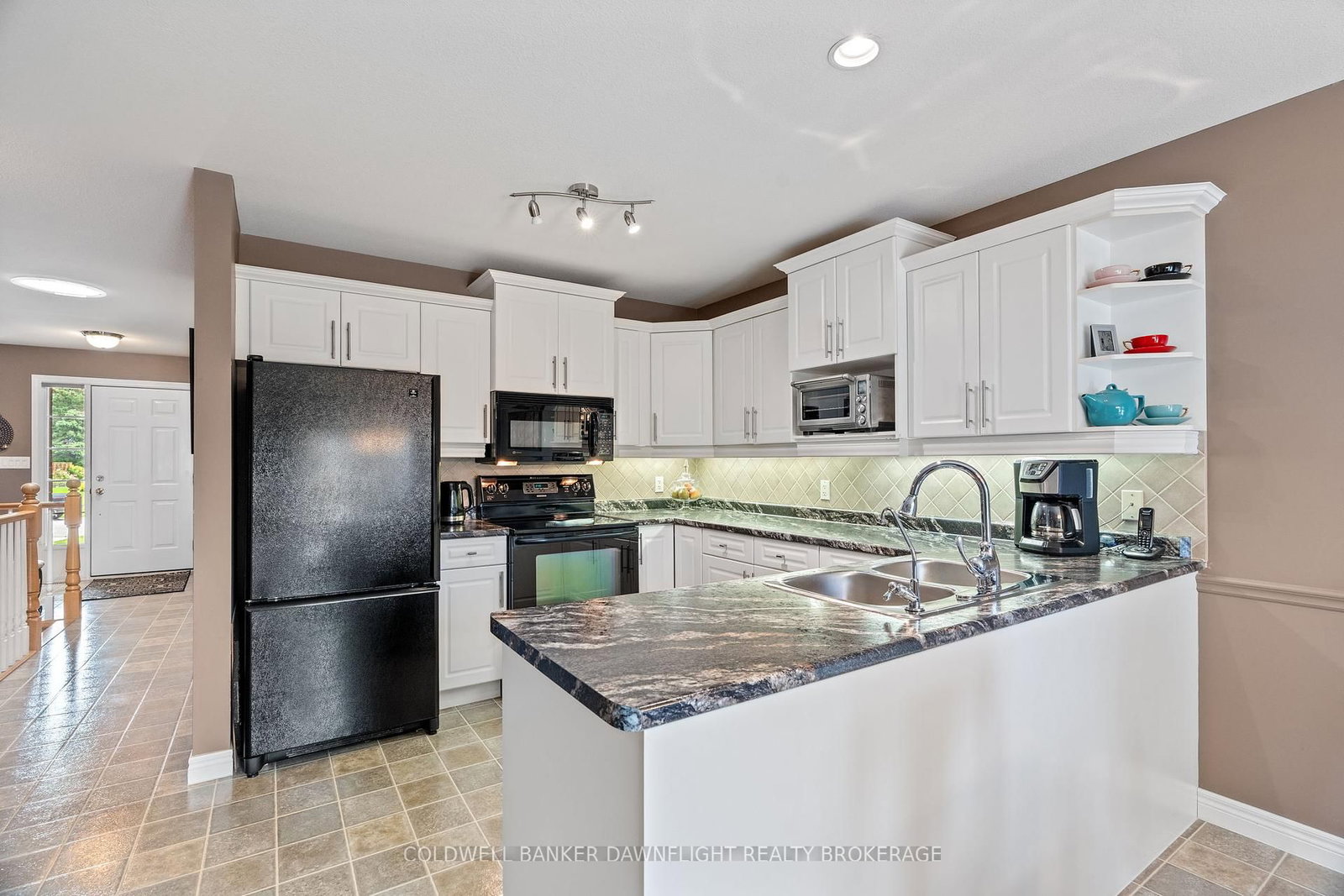 Listing Image 19