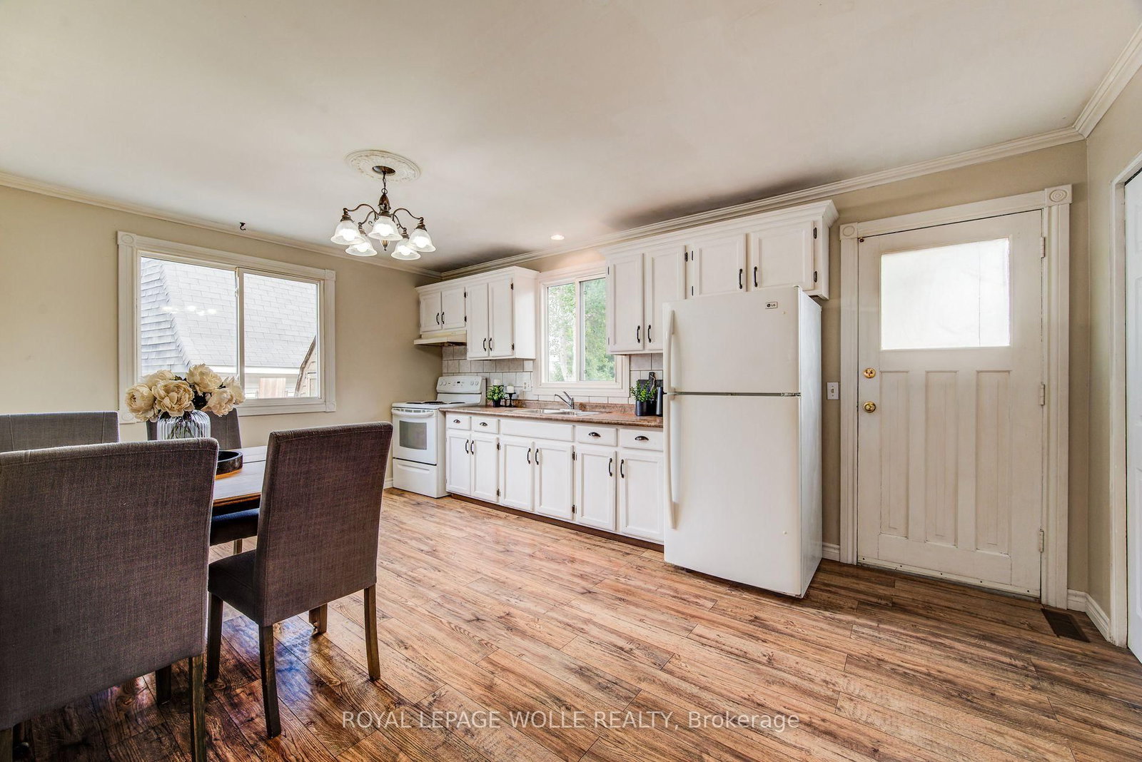 Listing Image 13