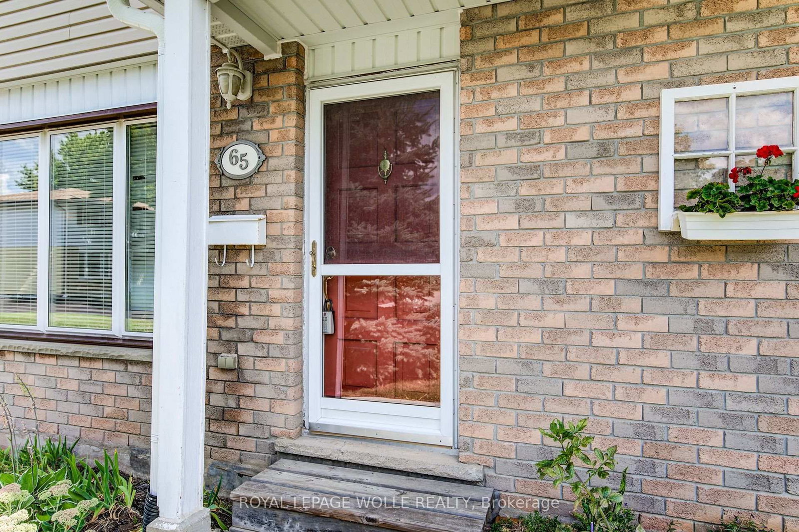 Listing Image 6