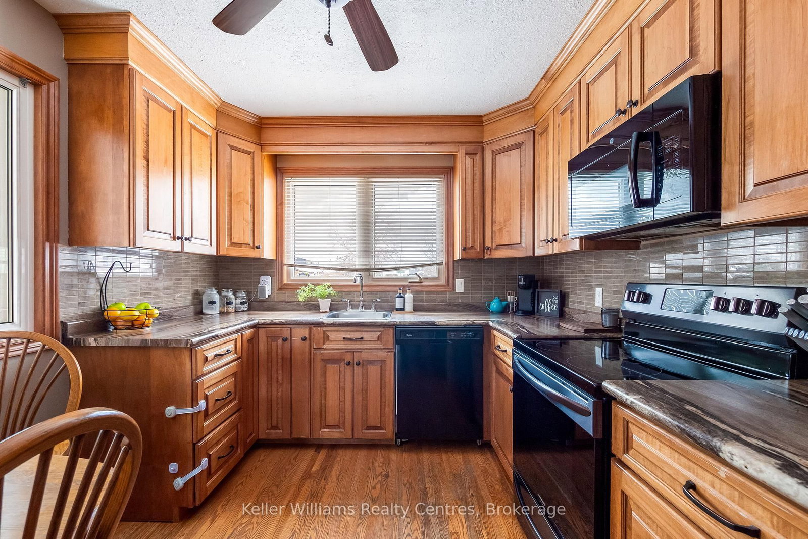 Listing Image 15