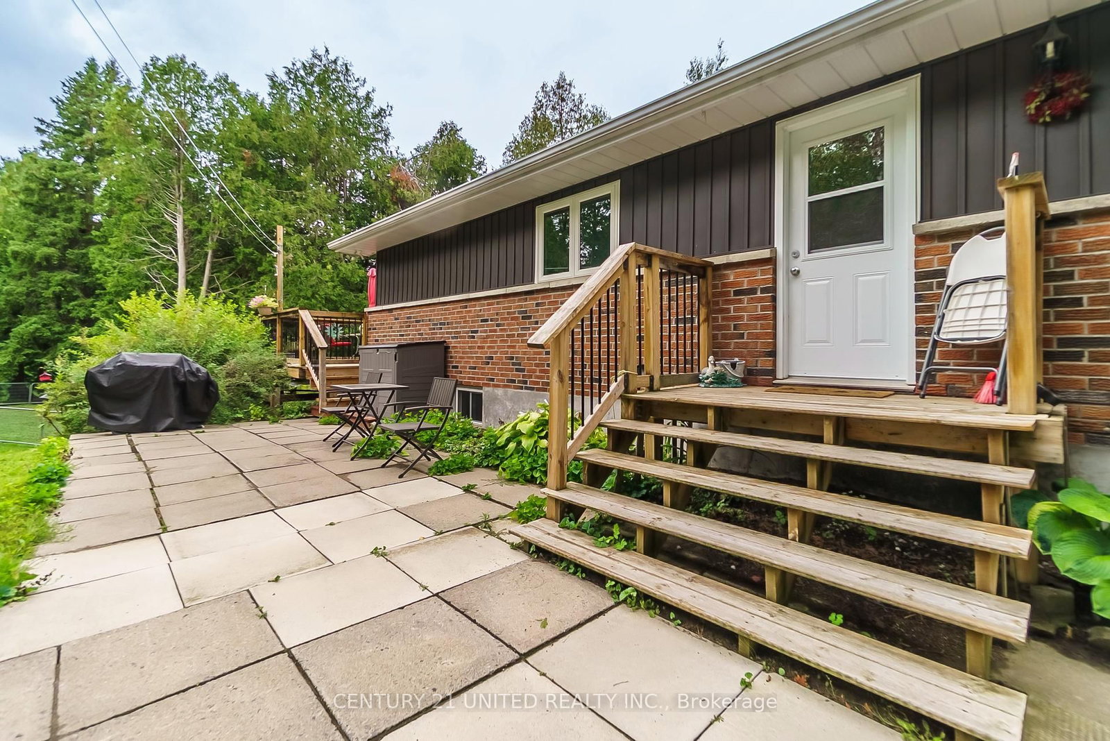 Listing Image 4