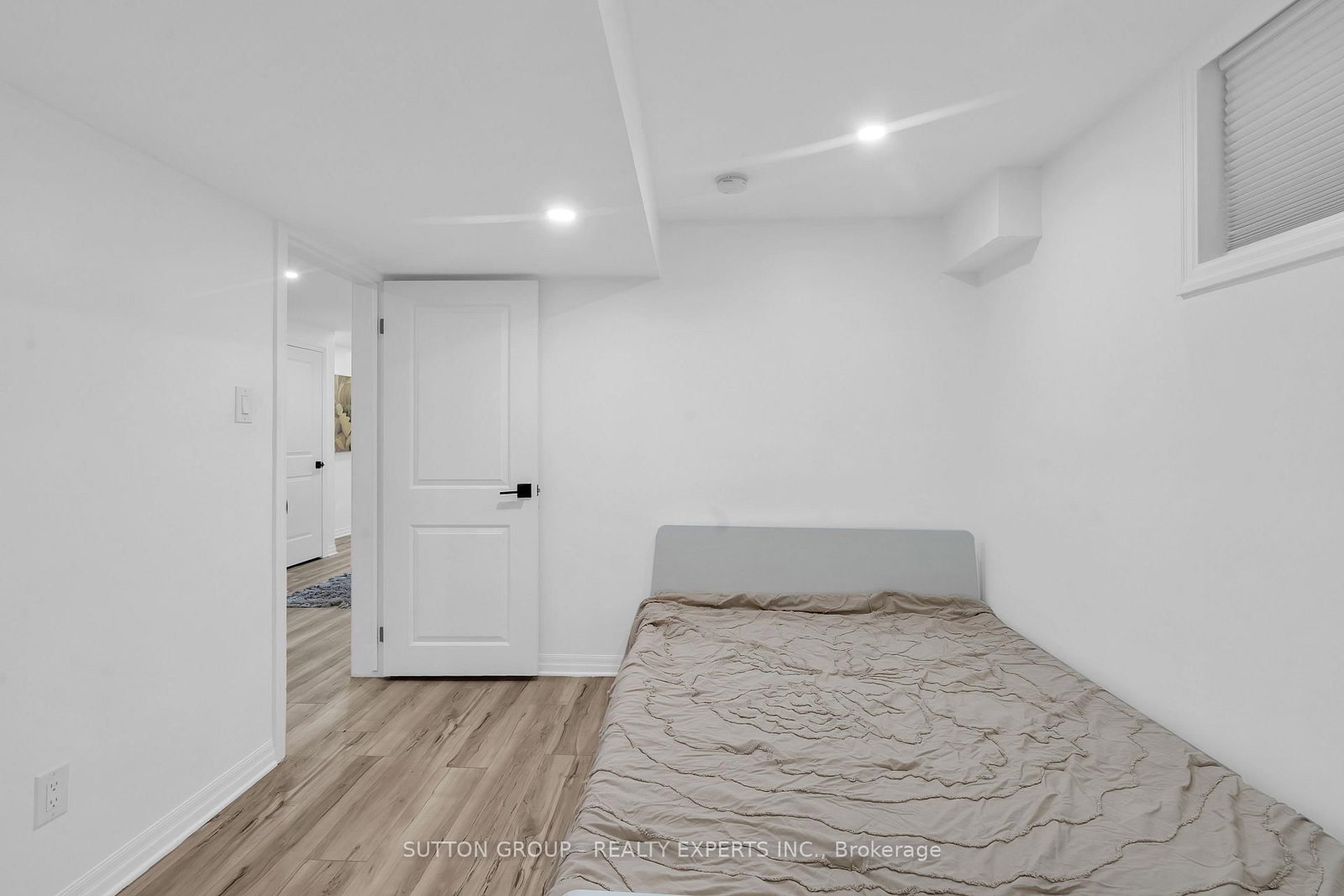 Listing Image 45