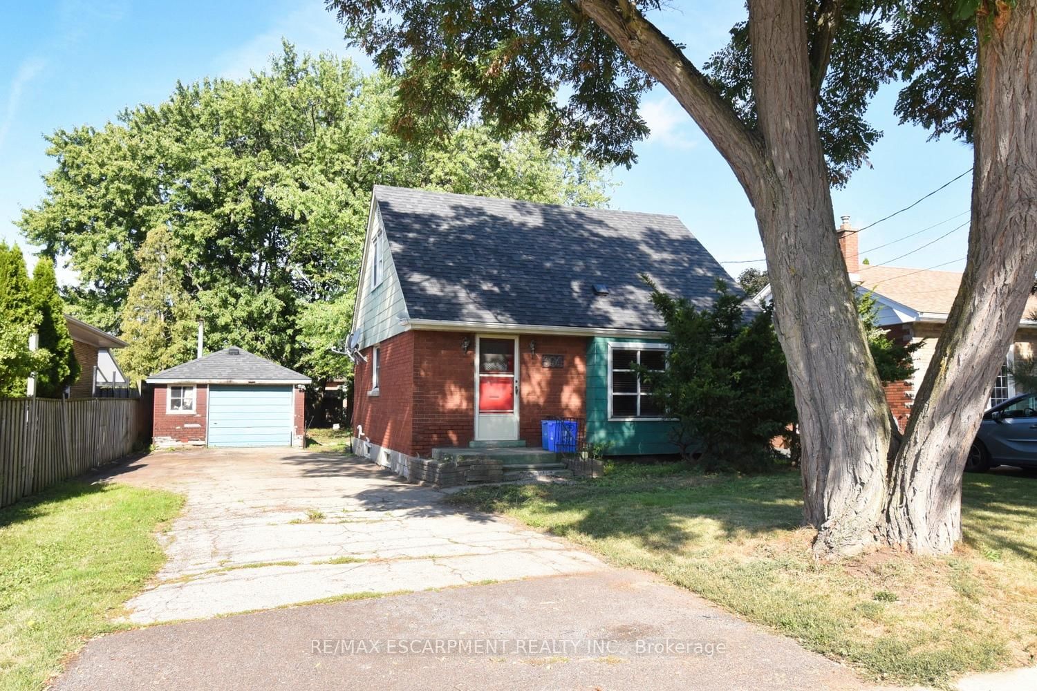 Listing Image 4