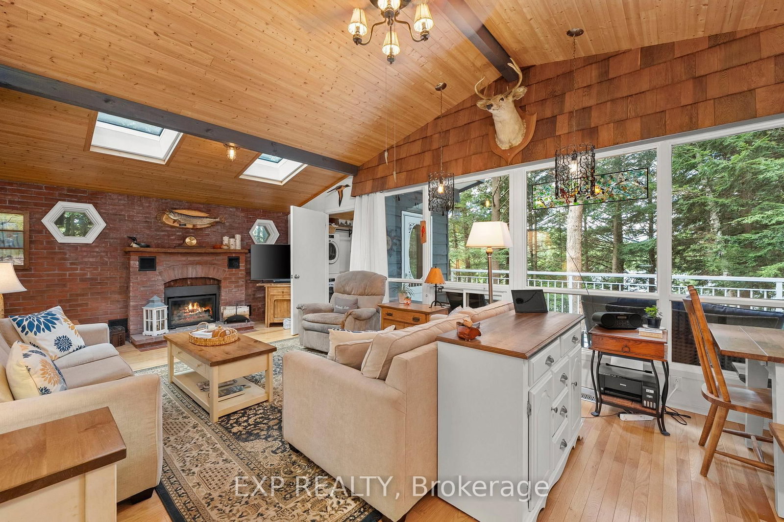 Listing Image 9