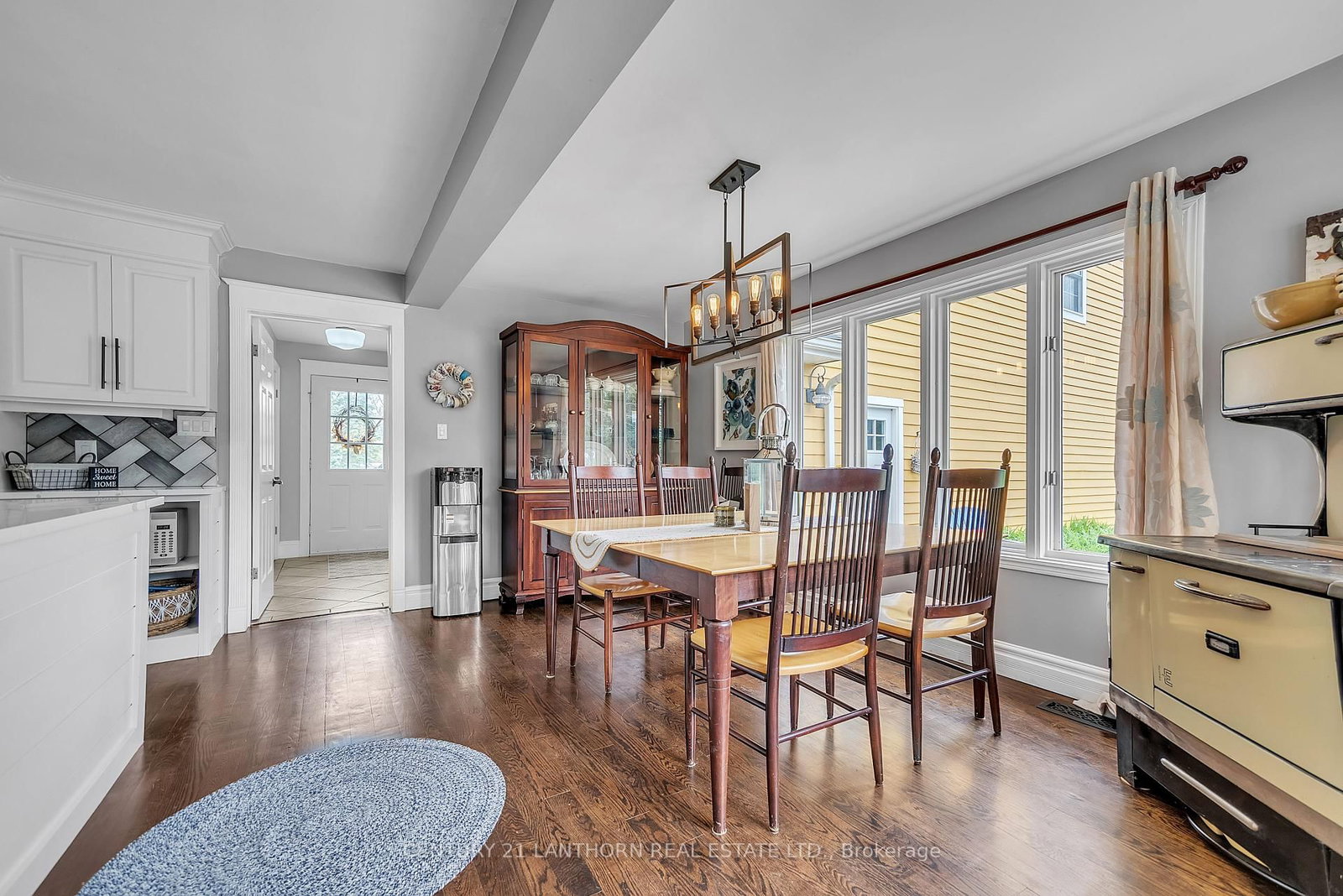 Listing Image 23