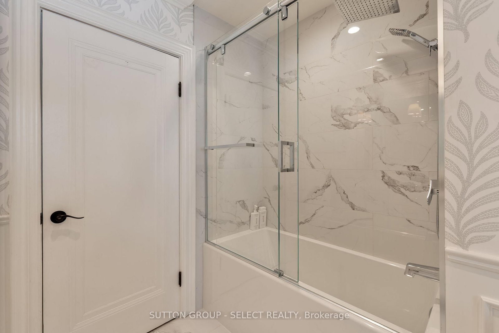 Listing Image 24