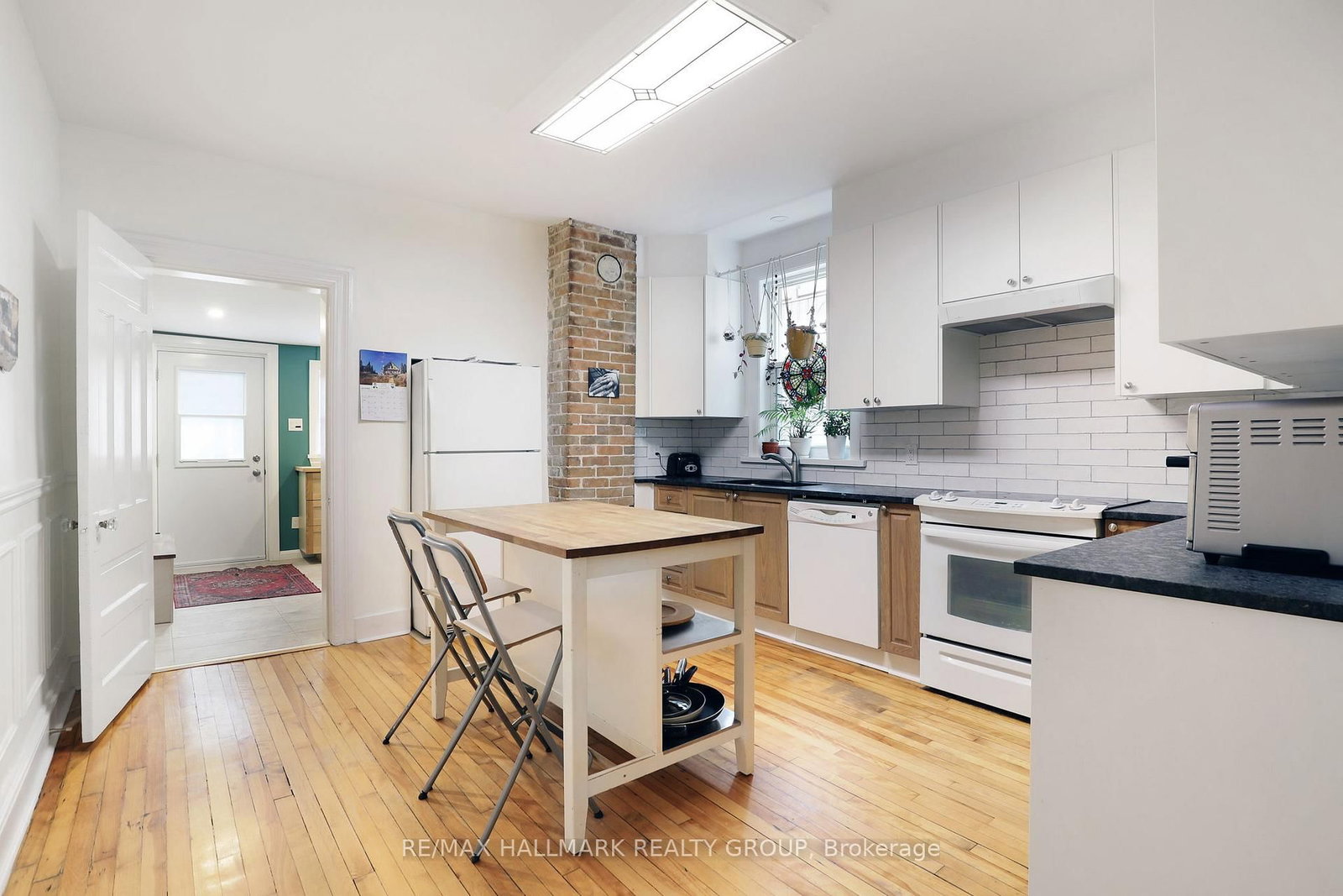 Listing Image 10