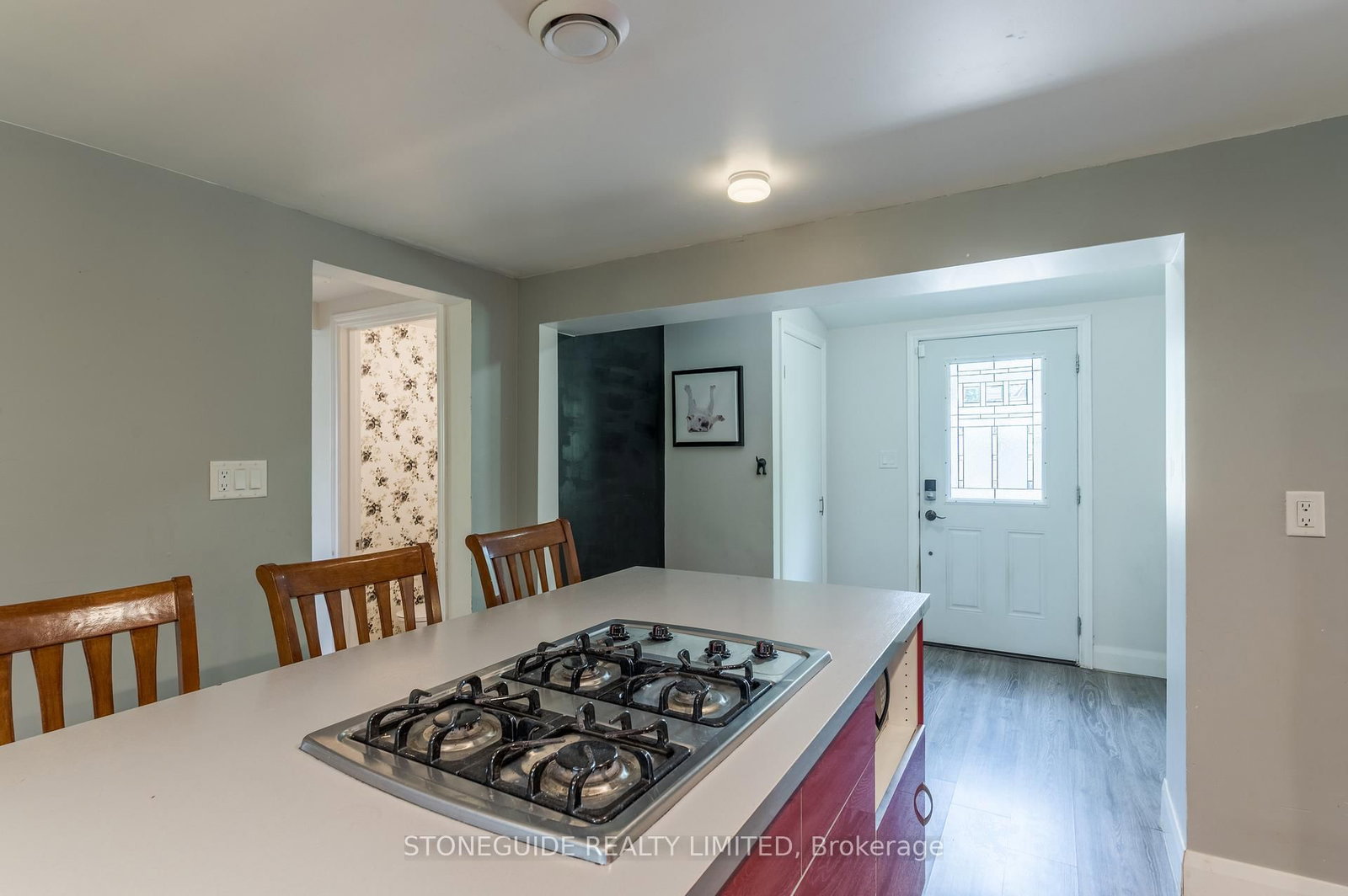 Listing Image 8
