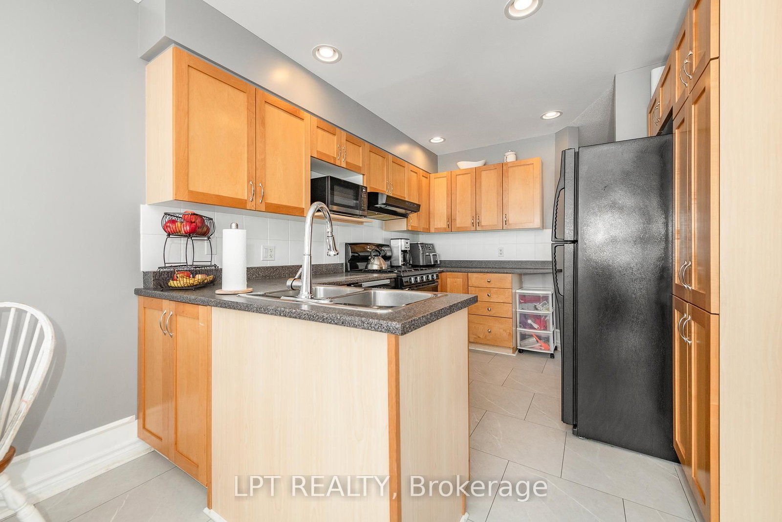 Listing Image 16