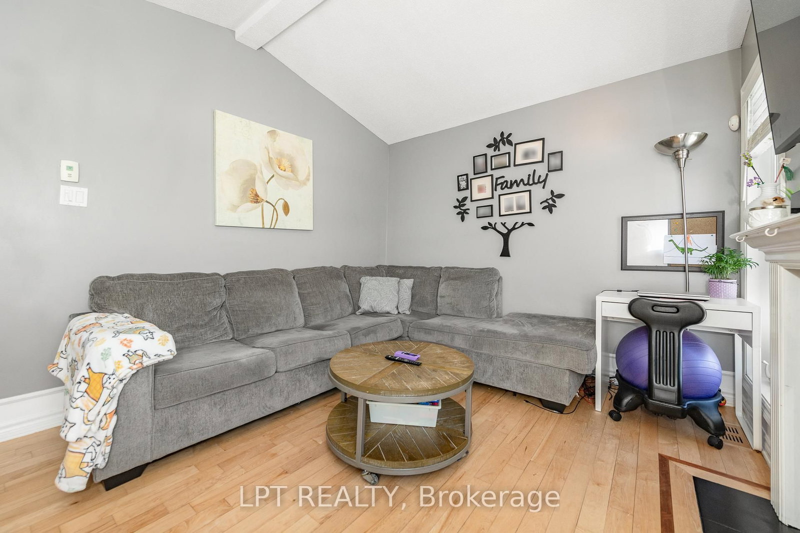 Listing Image 20