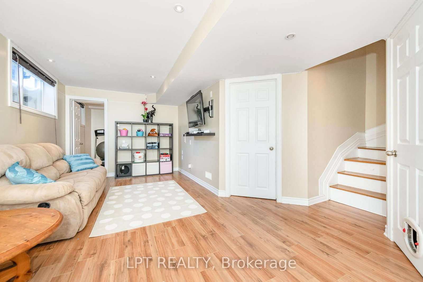 Listing Image 36