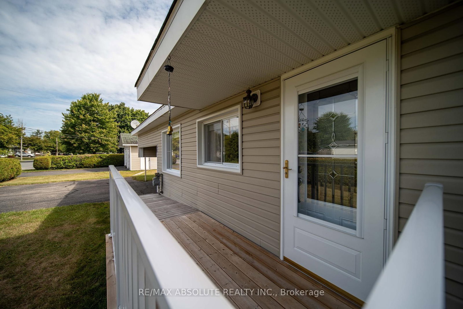 Listing Image 6