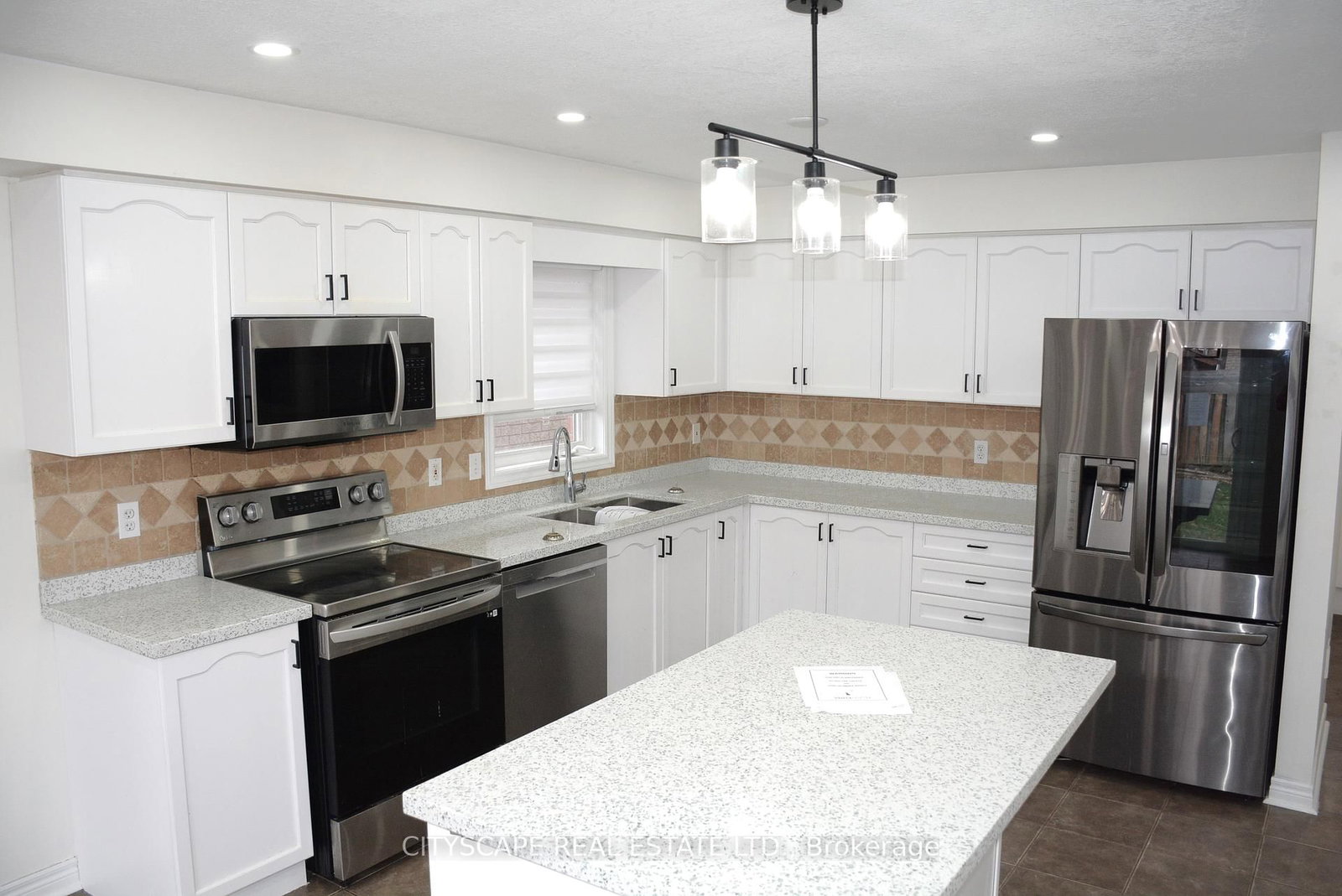 Listing Image 15