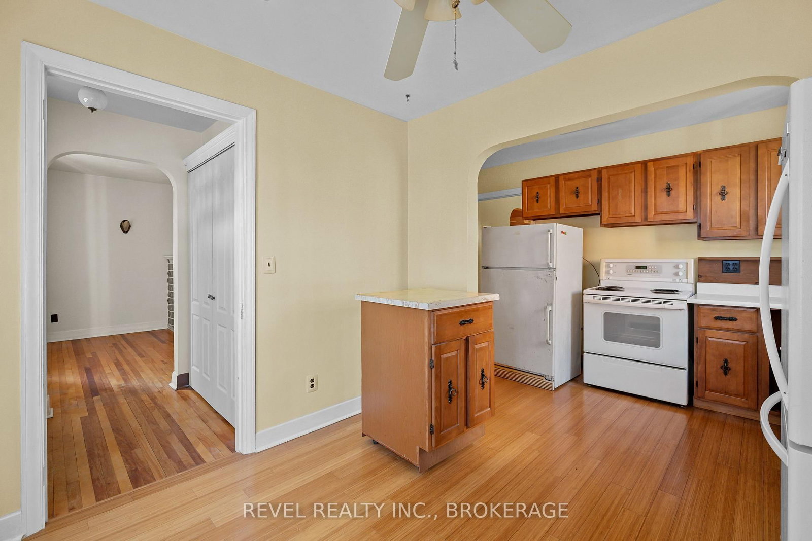 Listing Image 7