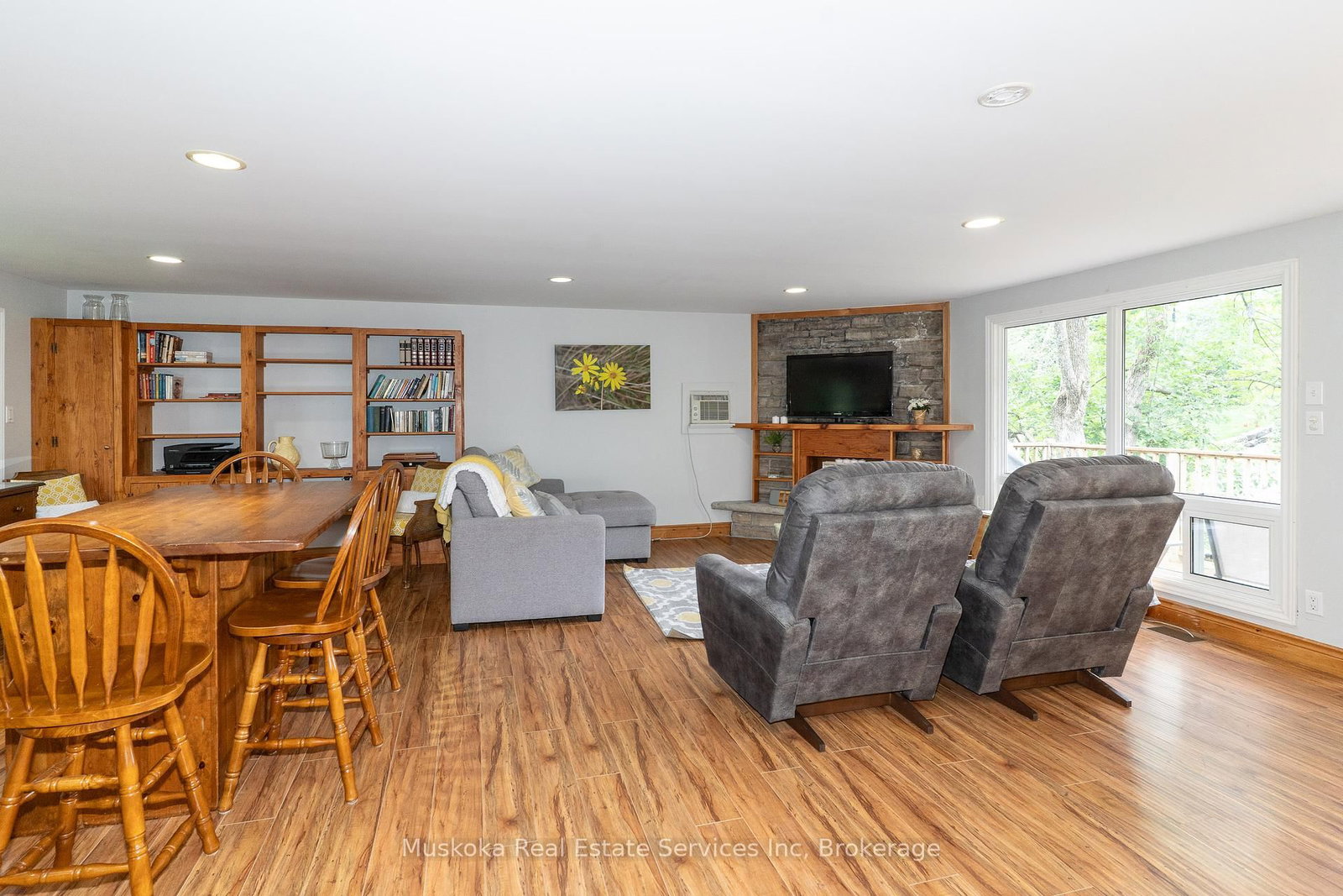 Listing Image 8