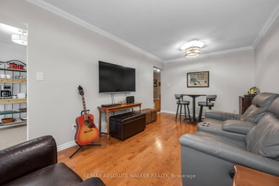 757 Clearcrest Crescent — photo 5
