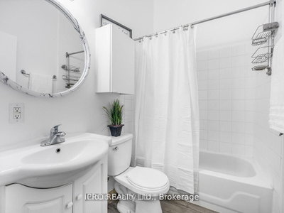1308 King Street E — photo 3