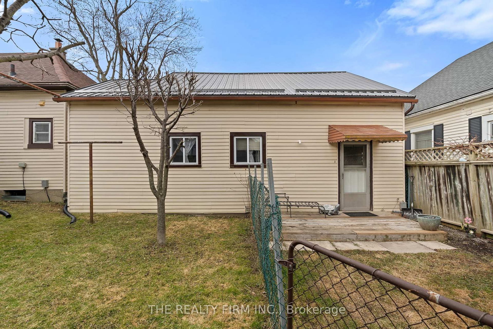 Listing Image 11