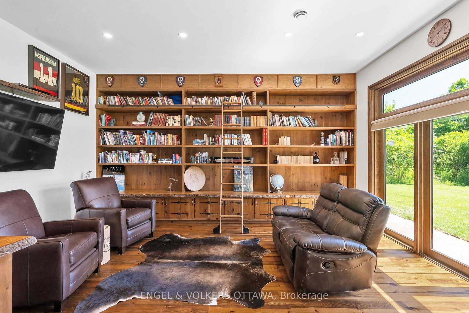 Listing Image 14