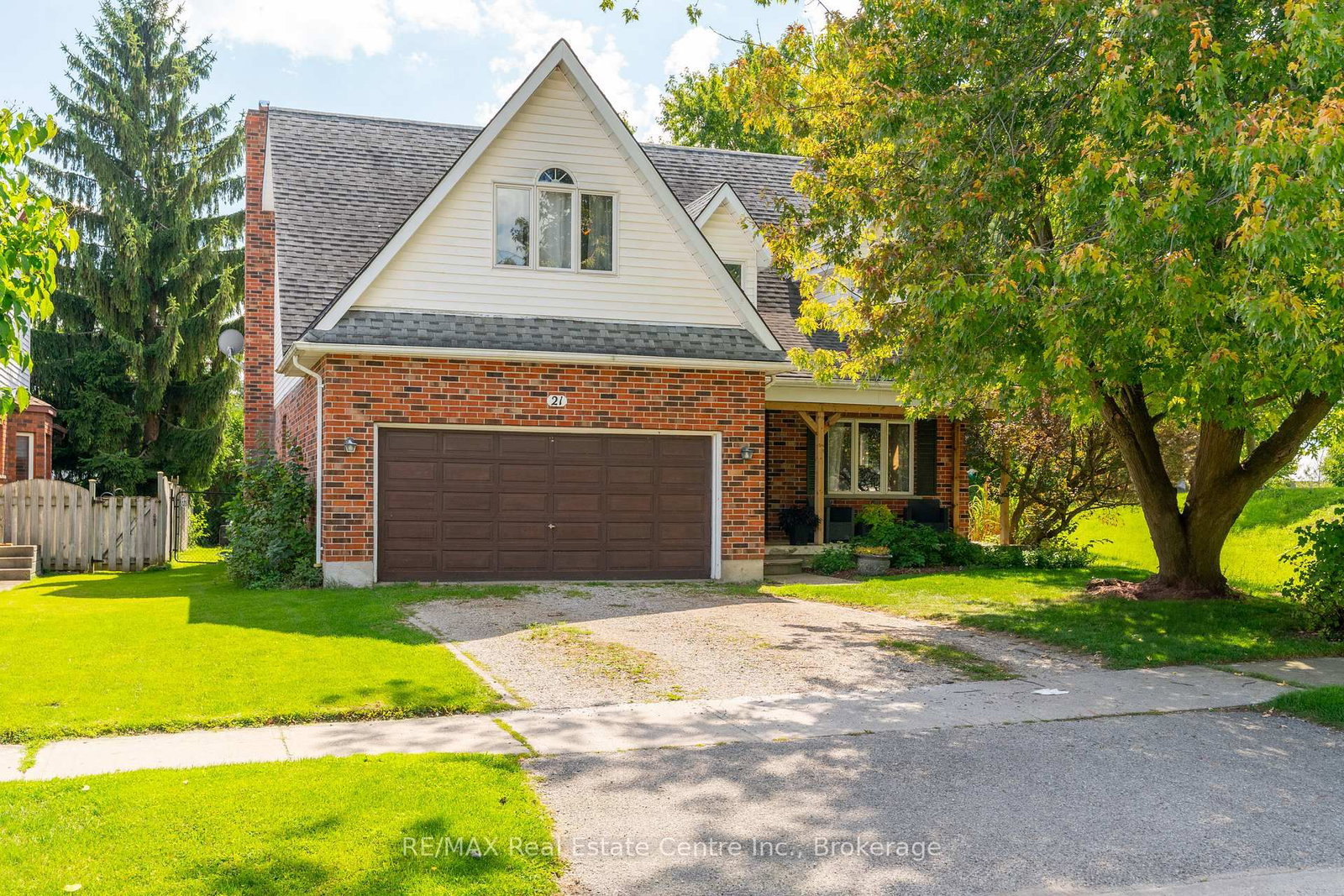 Detached House sold at 21 Burwell Road, Stratford, Ontario, N5A 7R2 - Stratford - MLS: X12377907