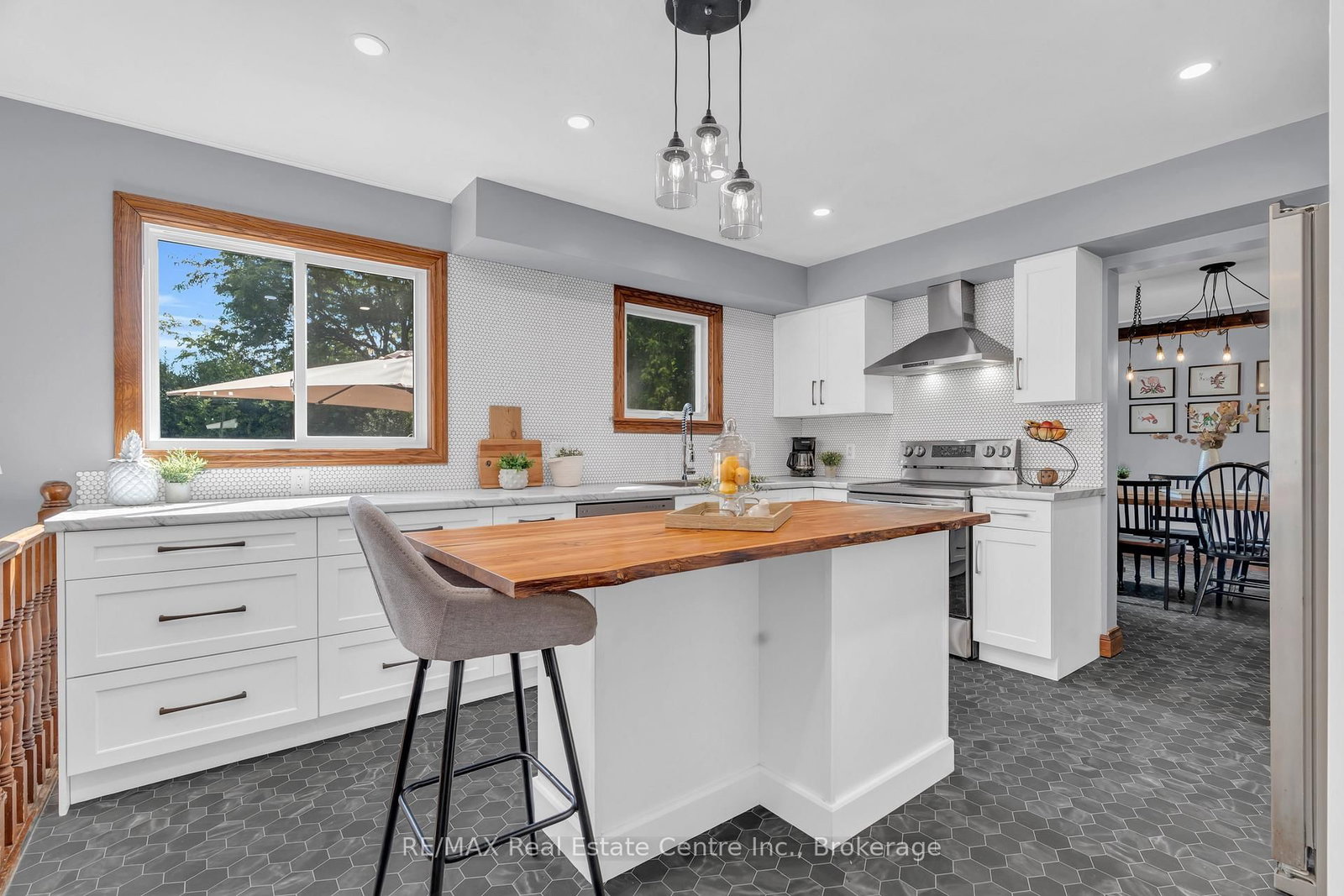Detached House sold at 21 Burwell Road, Stratford, Ontario, N5A 7R2 - Stratford - MLS: X12377907