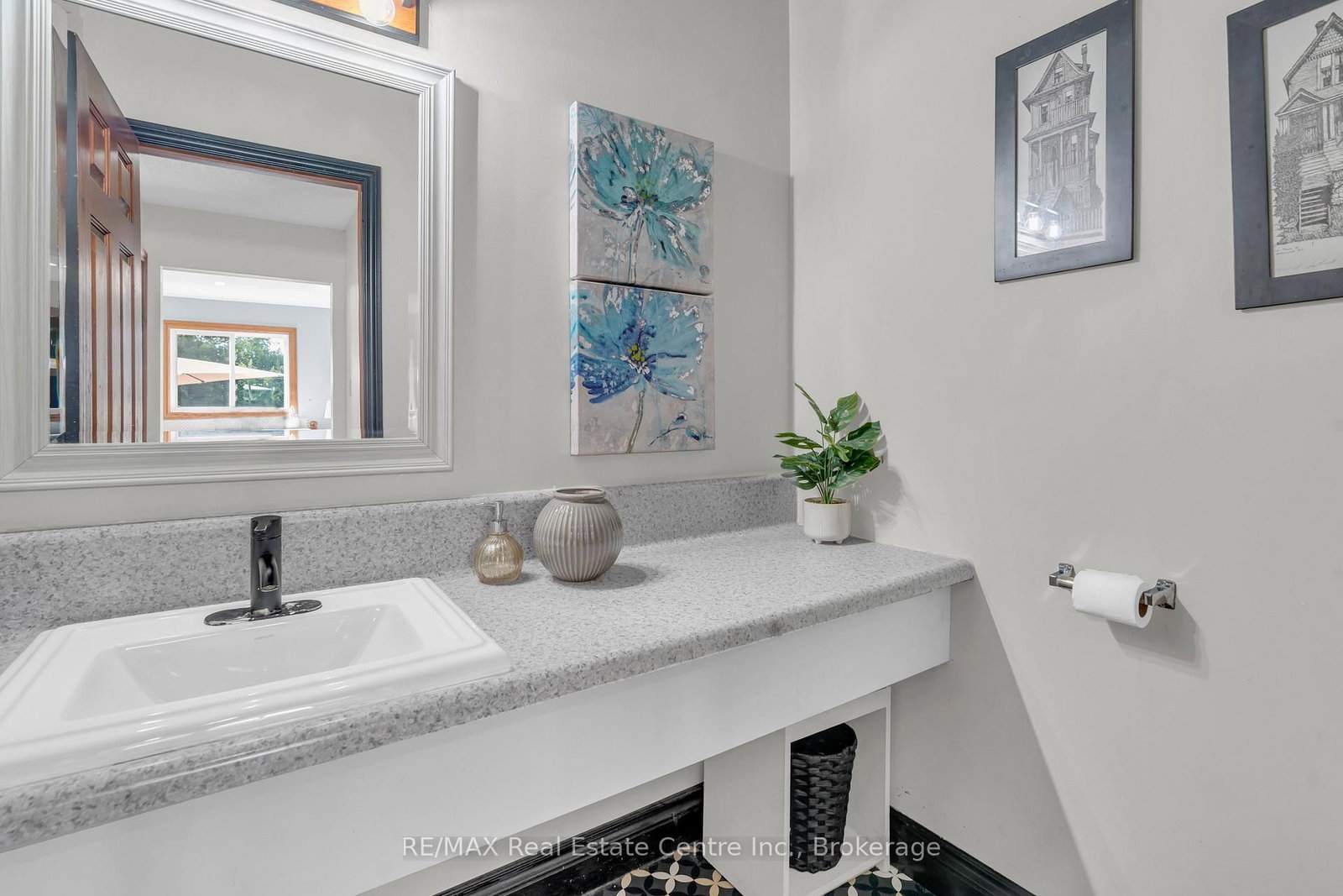 Detached House sold at 21 Burwell Road, Stratford, Ontario, N5A 7R2 - Stratford - MLS: X12377907