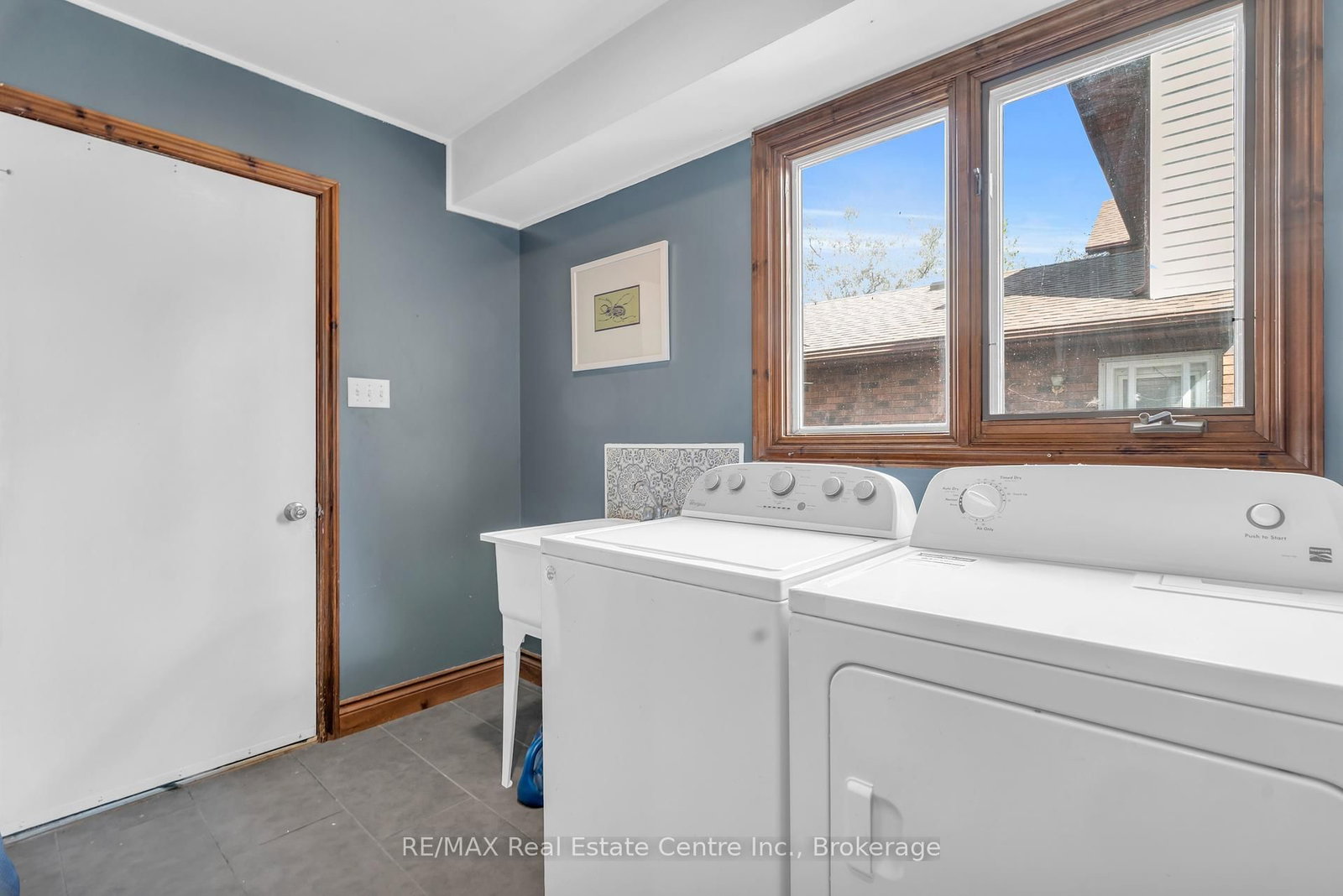 Detached House sold at 21 Burwell Road, Stratford, Ontario, N5A 7R2 - Stratford - MLS: X12377907