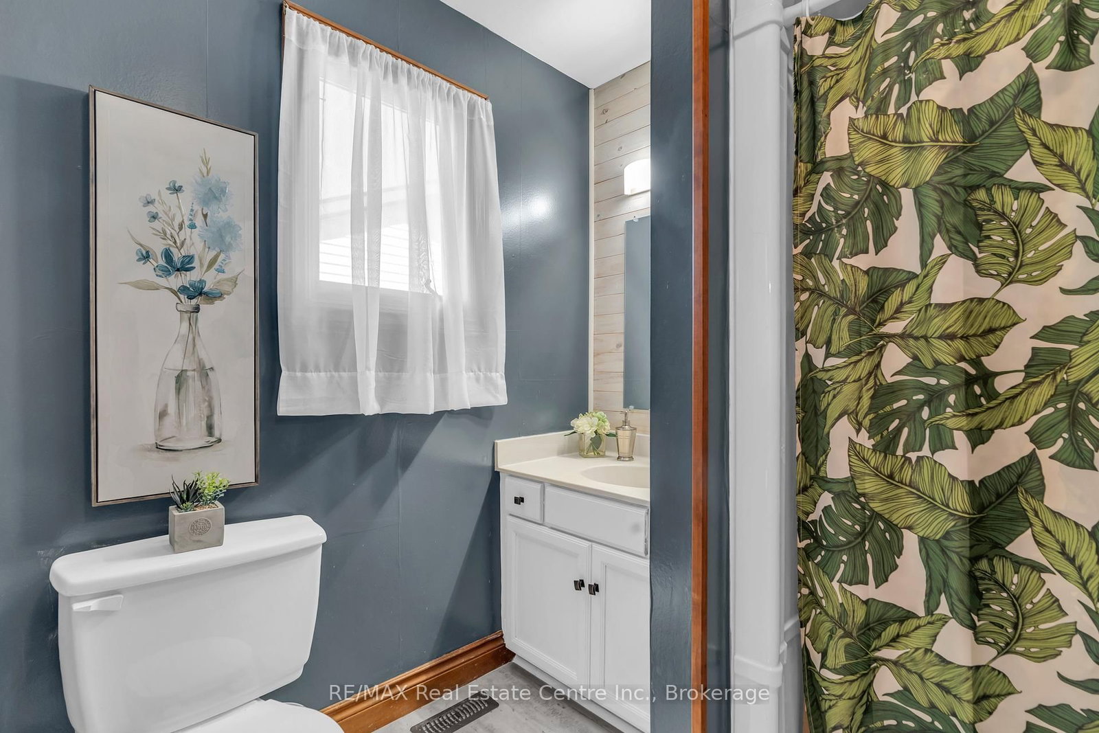 Detached House sold at 21 Burwell Road, Stratford, Ontario, N5A 7R2 - Stratford - MLS: X12377907