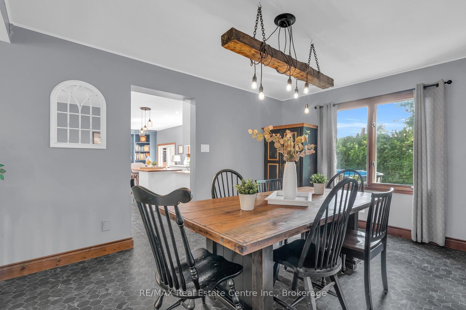 Detached House sold at 21 Burwell Road, Stratford, Ontario, N5A 7R2 - Stratford - MLS: X12377907