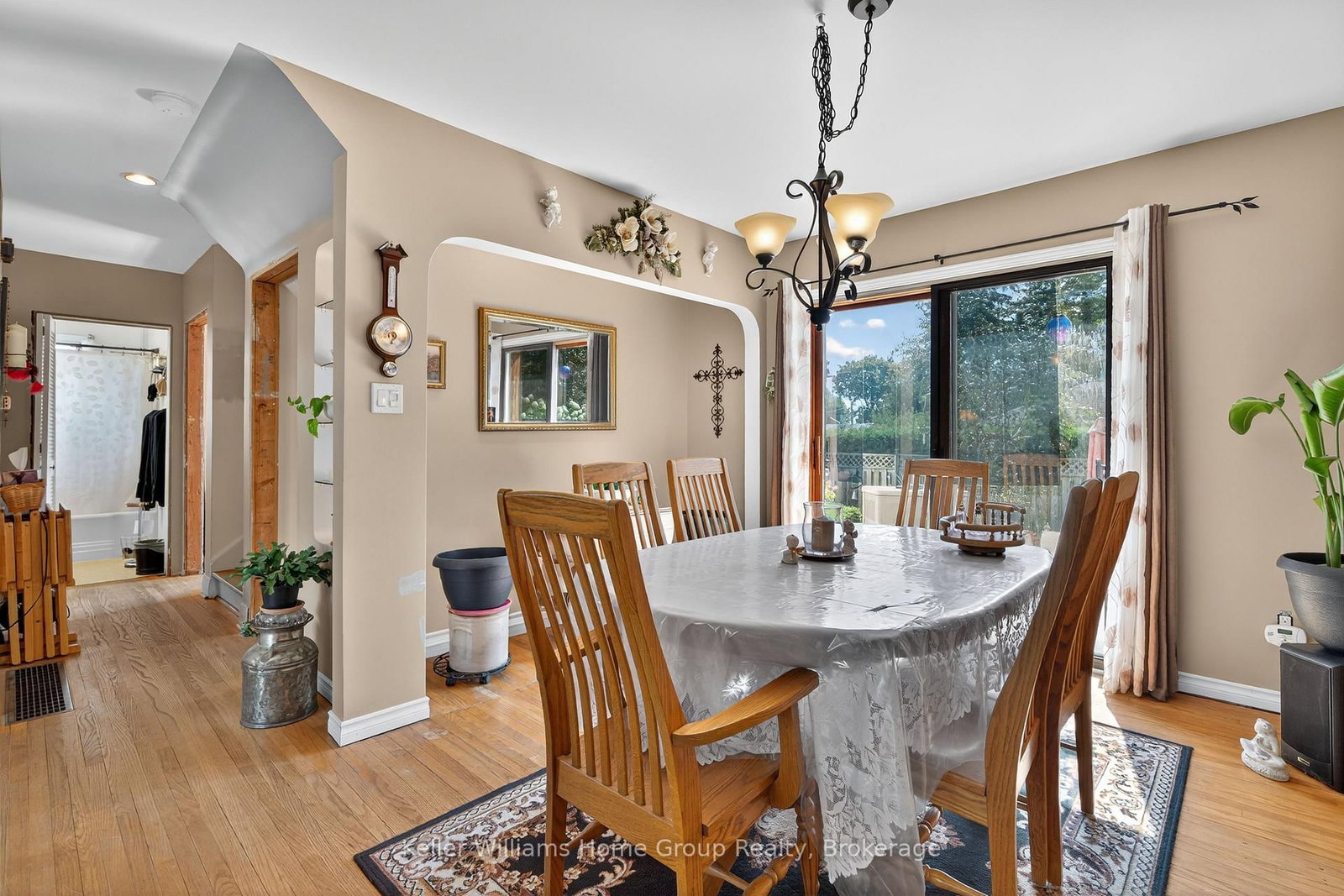 Listing Image 10