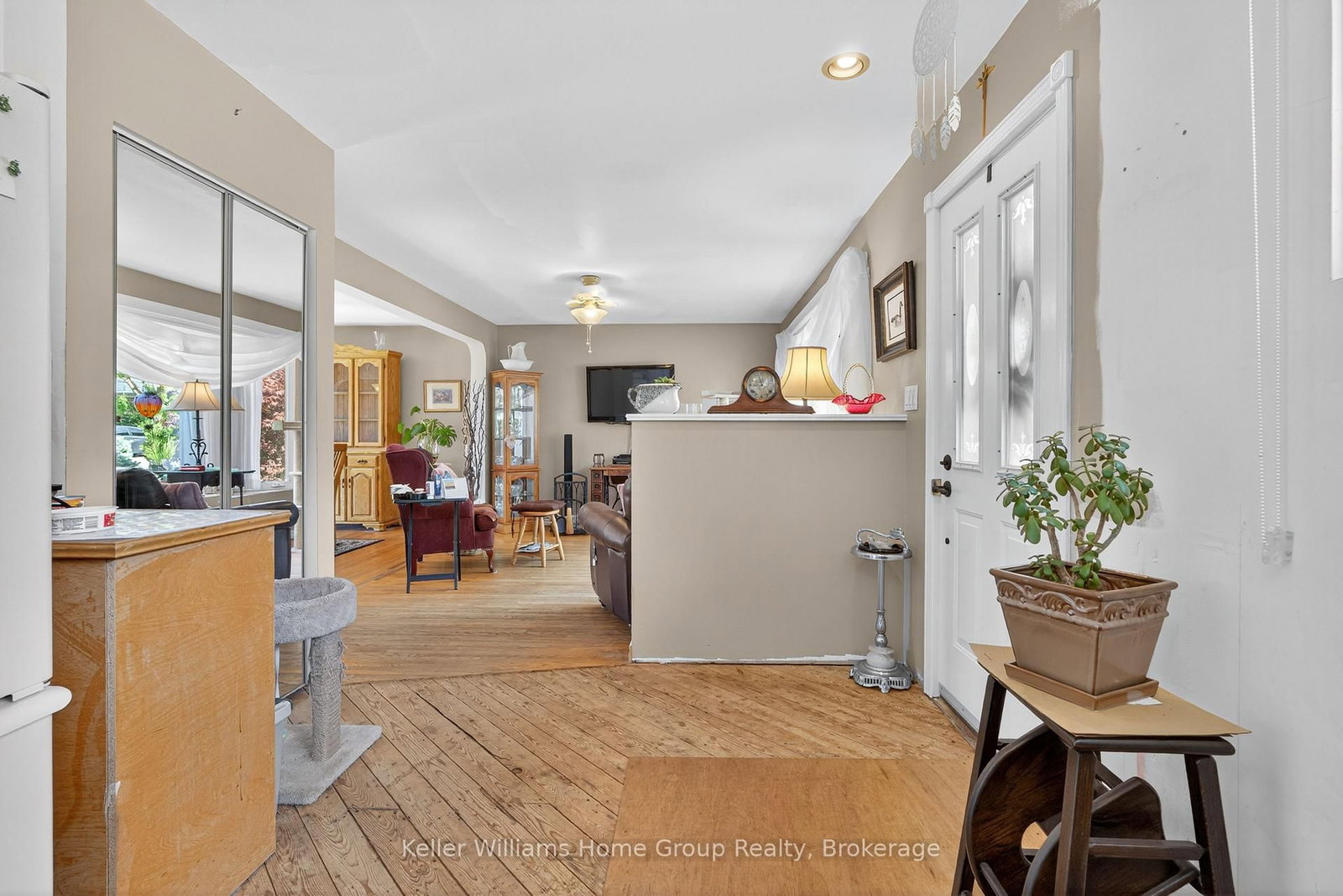 Listing Image 12